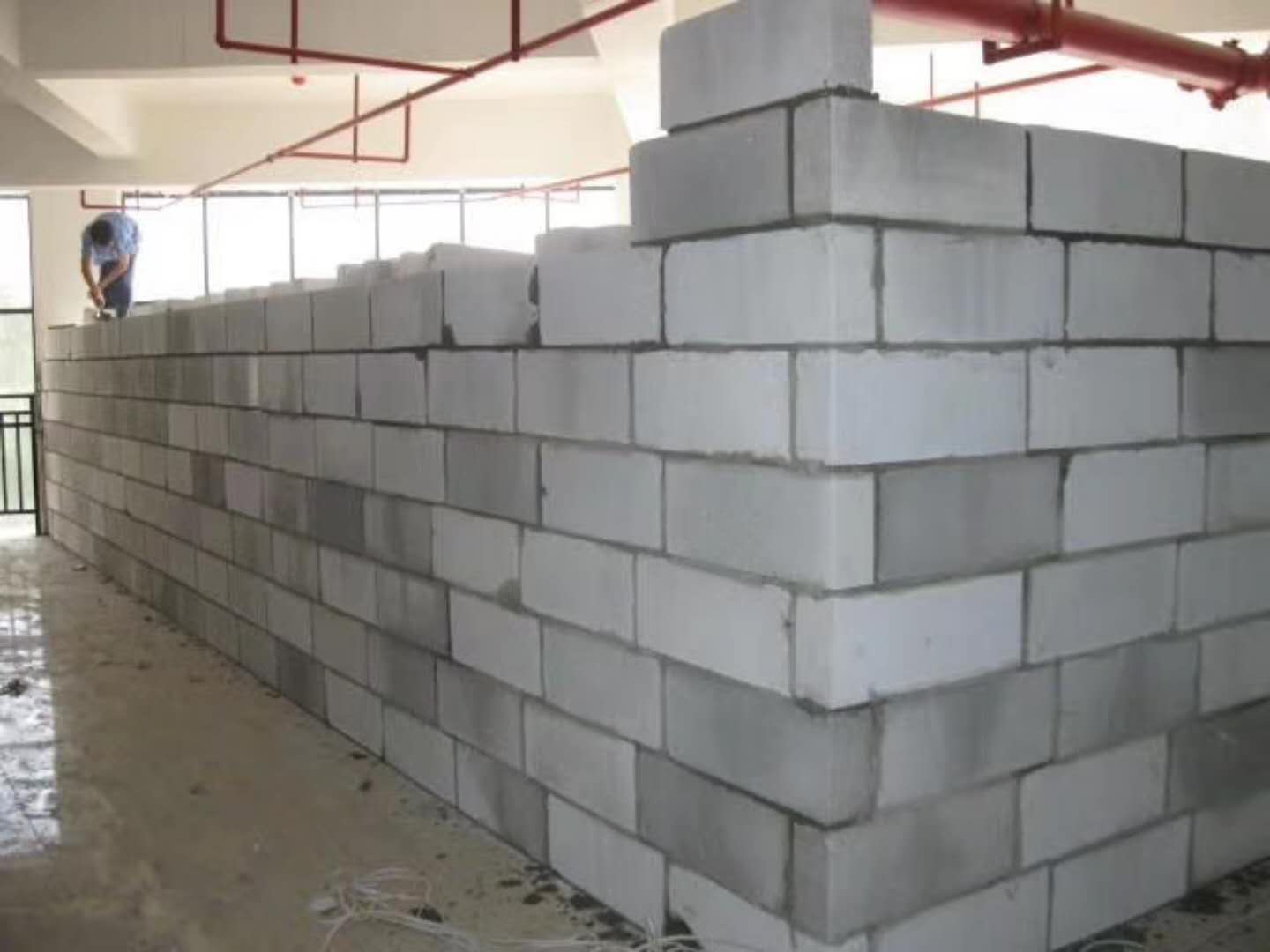 苍梧蒸压加气混凝土砌块承重墙静力和抗震性能的研究